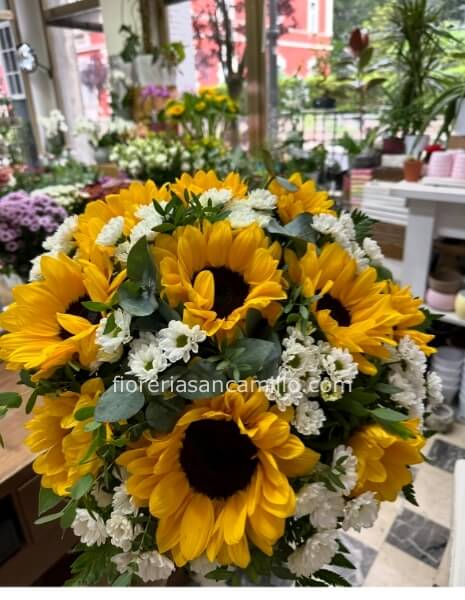 Bouquet di Girasoli e margheritine